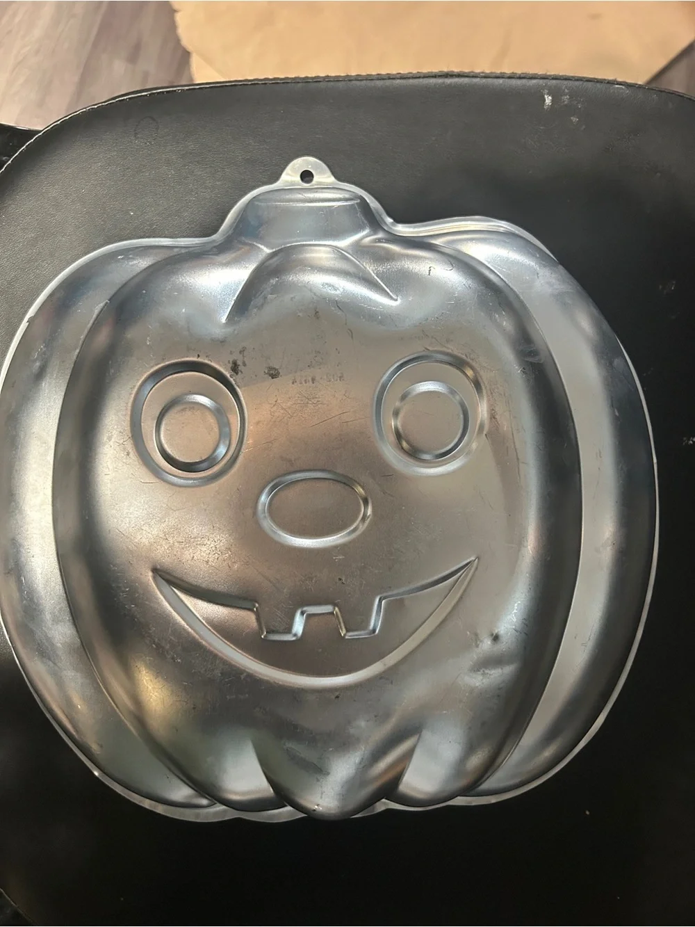 1987 Wilton Silver Pumpkin Cake Pan